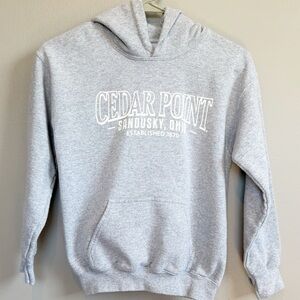5/20$ Cedar Point Kids Gray Long Sleeve Hoodie Size Youth Medium
